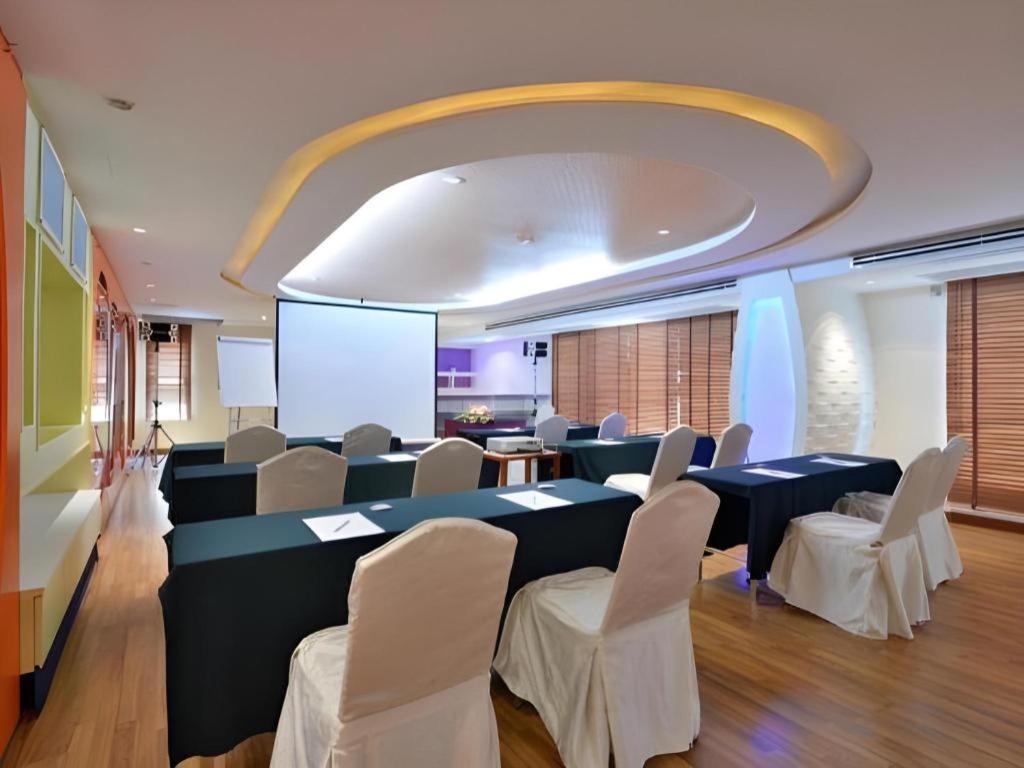 Hip Hotel Bangkok Exterior photo